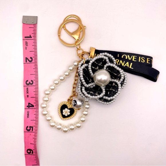 PEARLS + LACE CAMELLIA | Bag Charm | Keychain | Black (Brand New!) ✨ - Picture 6 of 7